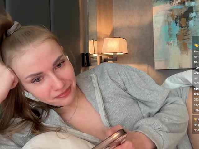 VikkiExtraCheese webcam