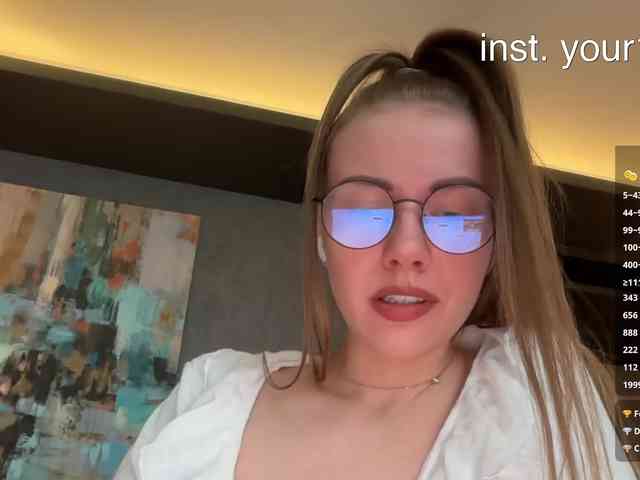 Модель: VikkiExtraCheese