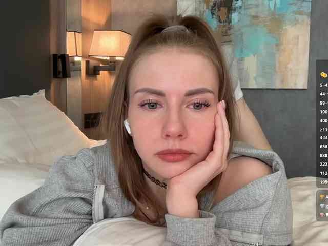 VikkiExtraCheese webcam