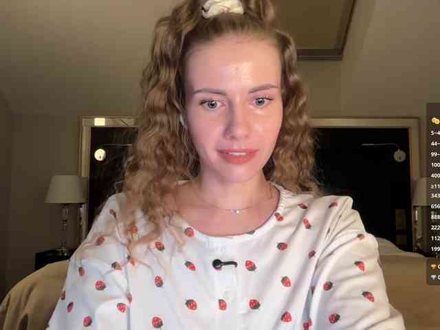 VikkiExtraCheese webcam