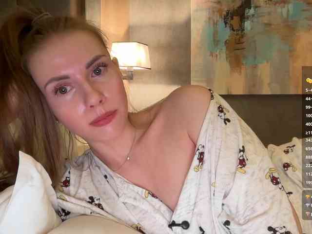 VikkiExtraCheese webcam