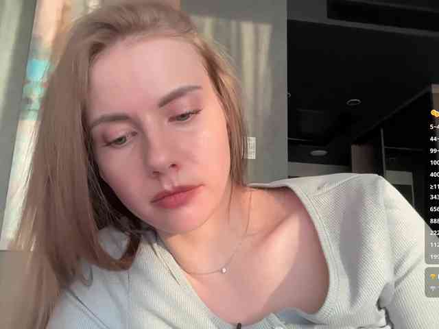 VikkiExtraCheese webcam