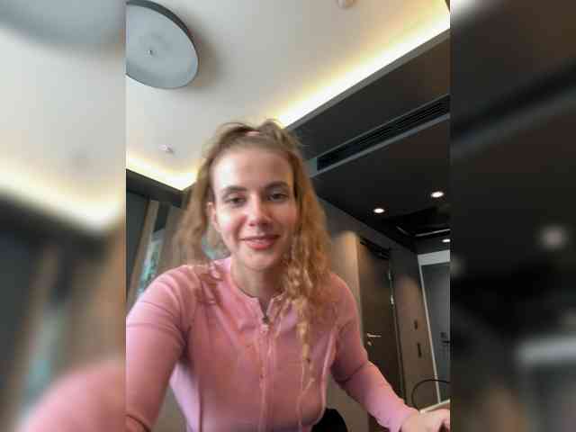 VikkiExtraCheese webcam