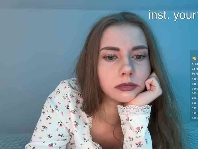 Модель: VikkiExtraCheese