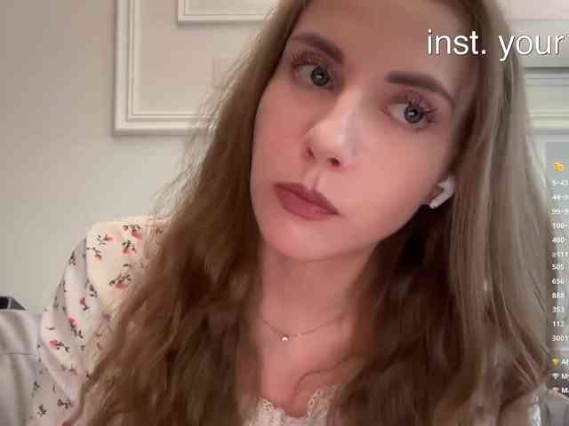 VikkiExtraCheese webcam