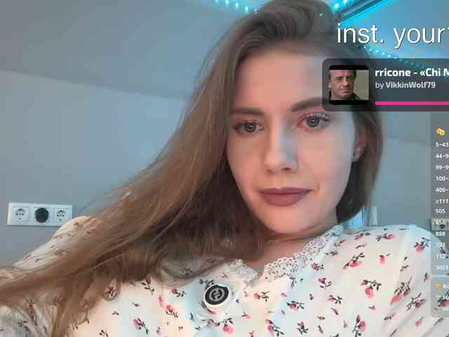 VikkiExtraCheese webcam