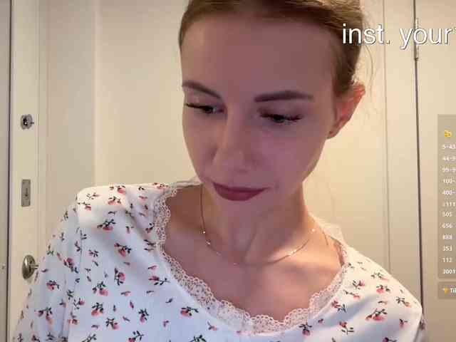 VikkiExtraCheese webcam