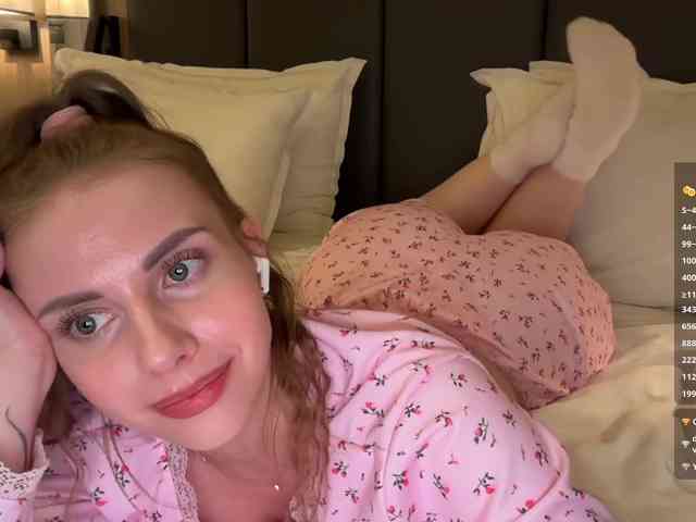 VikkiExtraCheese webcam