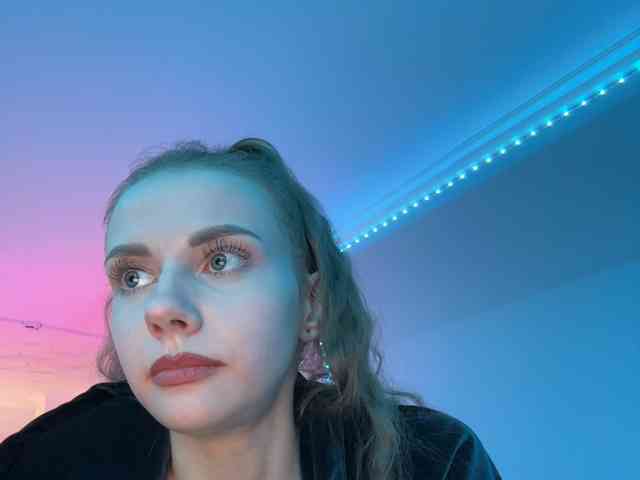 VikkiExtraCheese webcam