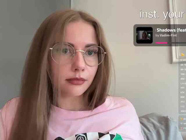 VikkiExtraCheese webcam