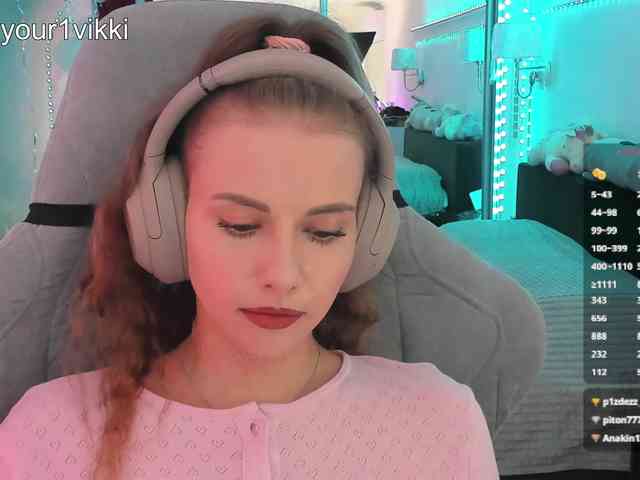 Модель: VikkiExtraCheese