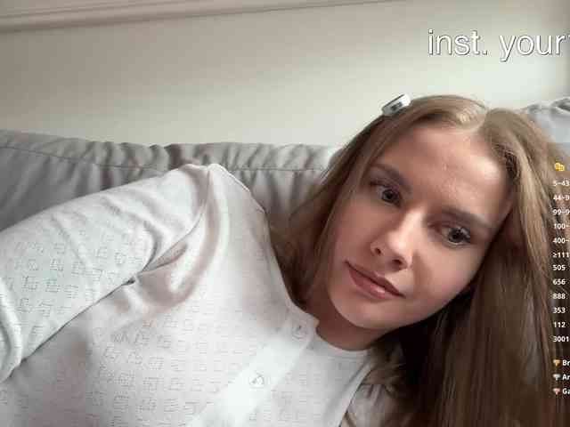 Модель: VikkiExtraCheese