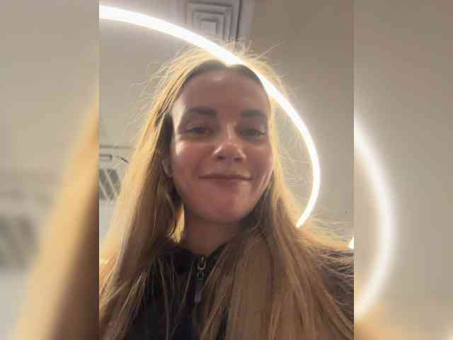 Модель: VikkiExtraCheese