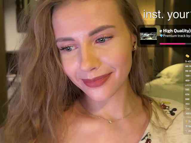 -VikkiL0vesCheese- Sex Cam Show