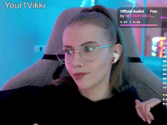 Модель: VikkiExtraCheese