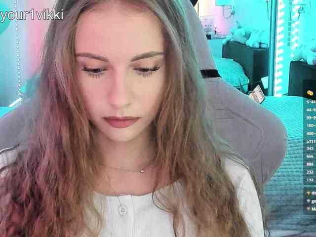 Модель: VikkiExtraCheese