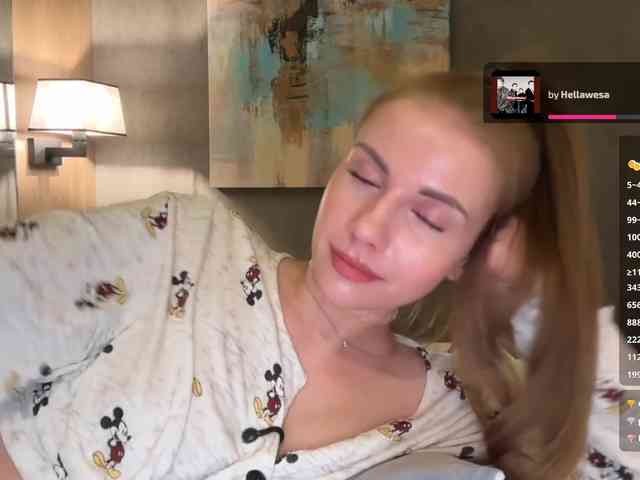 VikkiExtraCheese webcam