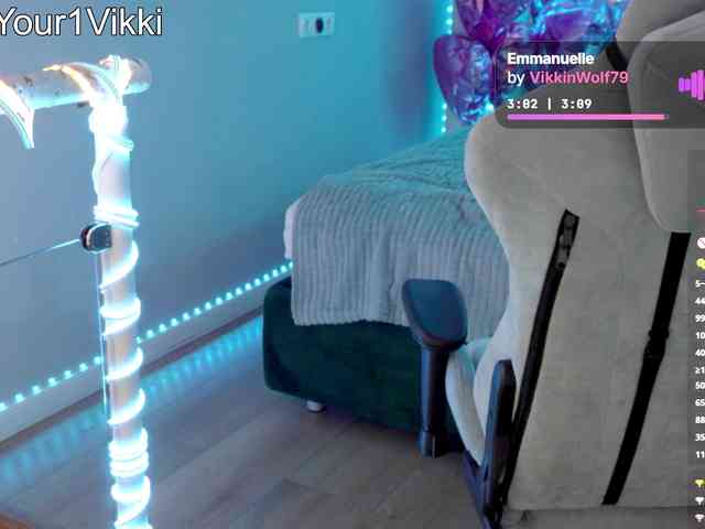 VikkiExtraCheese webcam
