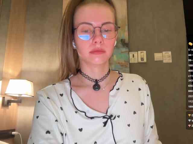 VikkiExtraCheese webcam