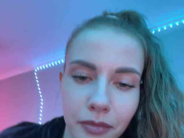 Модель: VikkiExtraCheese