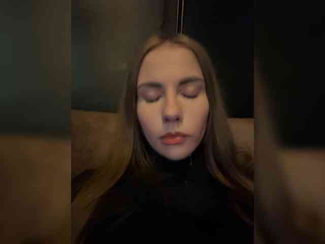 VikkiExtraCheese webcam