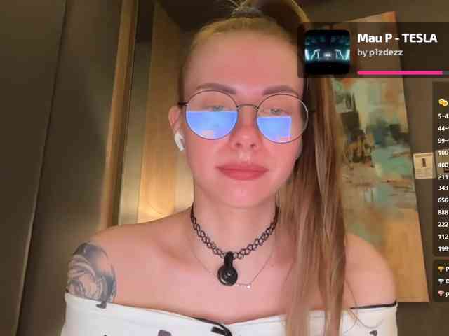 VikkiExtraCheese webcam