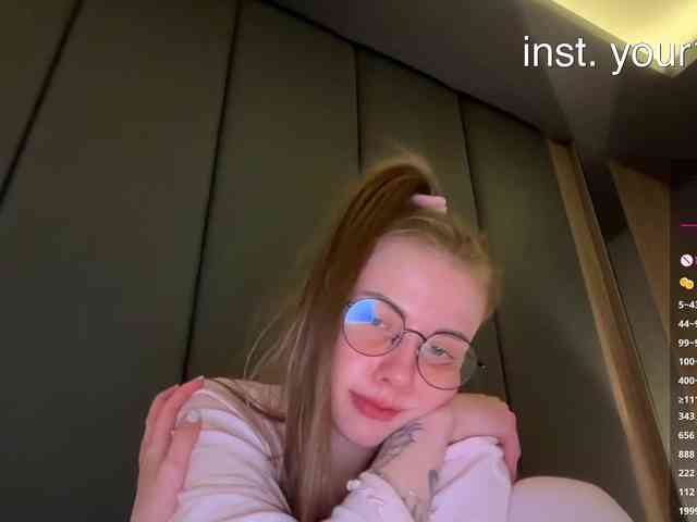 VikkiExtraCheese webcam