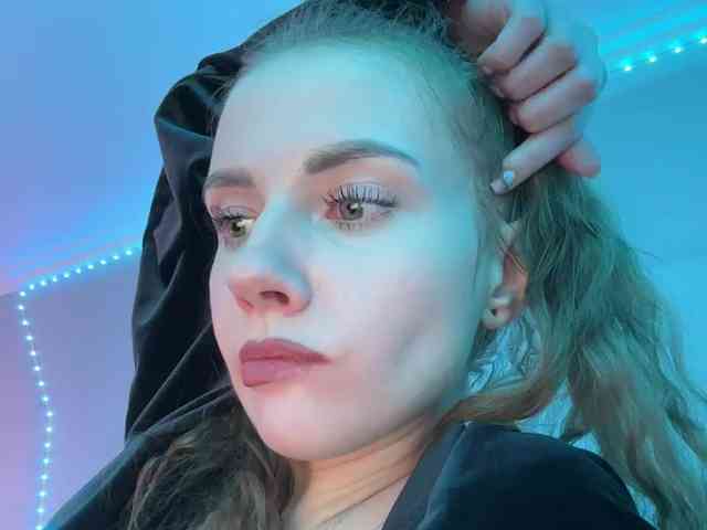 VikkiExtraCheese webcam