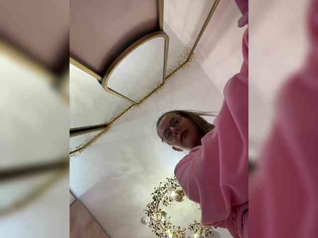 VikkiExtraCheese webcam