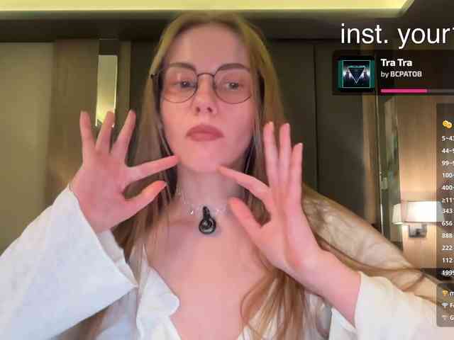 VikkiExtraCheese webcam