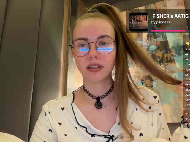 VikkiExtraCheese webcam