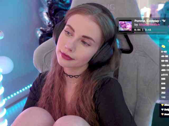 VikkiExtraCheese webcam