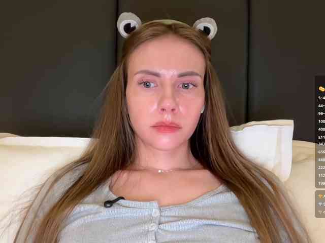 VikkiExtraCheese webcam