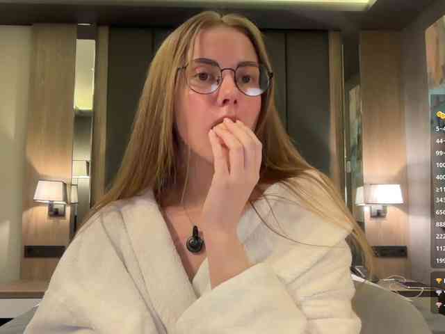 VikkiExtraCheese webcam