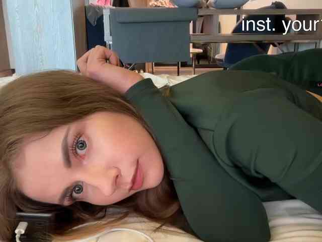 -VikkiL0vesCheese- Sex Cam Show