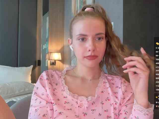 VikkiExtraCheese webcam