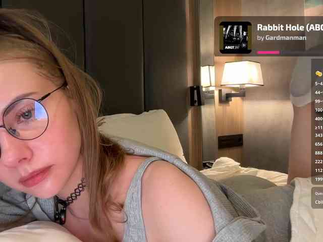 VikkiExtraCheese webcam