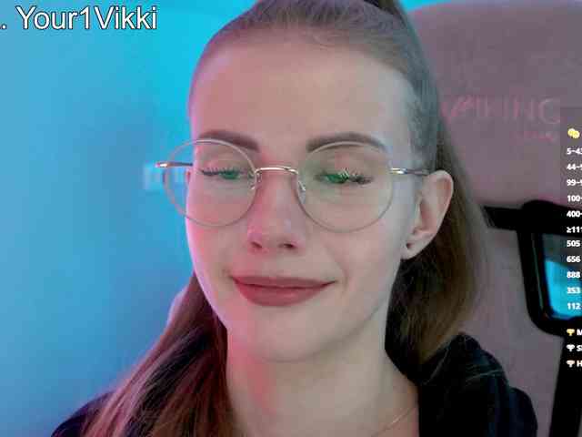 Модель: VikkiExtraCheese