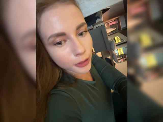 -VikkiL0vesCheese- Sex Cam Show