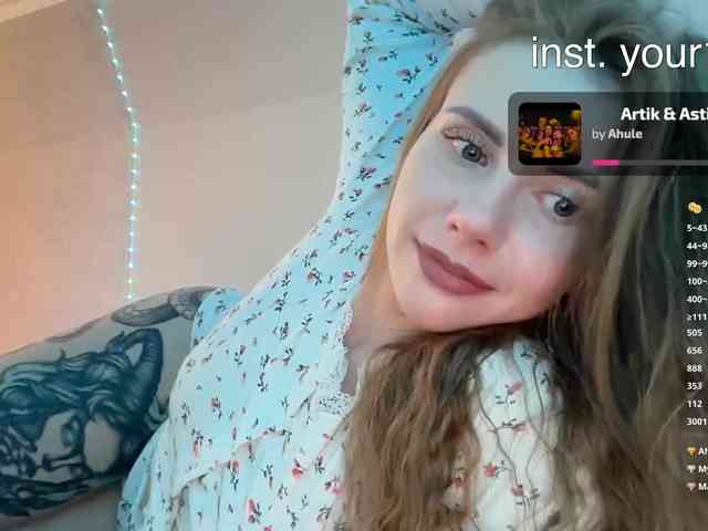 VikkiExtraCheese webcam