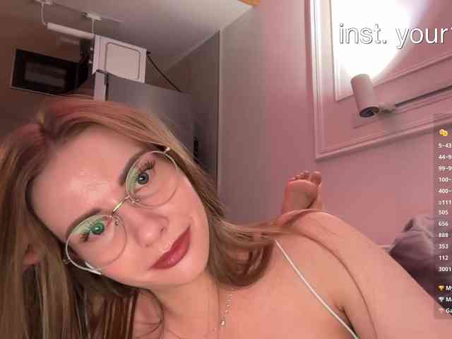 -VikkiL0vesCheese- -VikkiL0vesCheese-