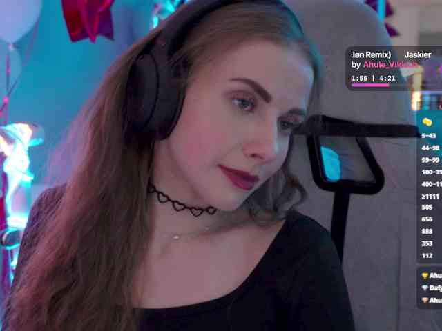 VikkiExtraCheese webcam