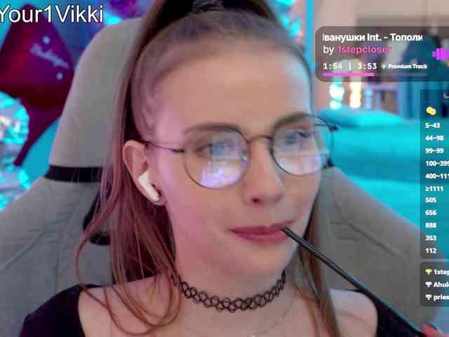 VikkiExtraCheese webcam