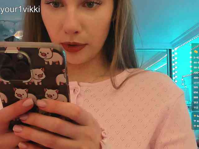 VikkiExtraCheese webcam