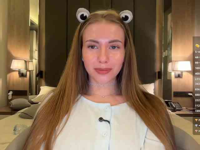 VikkiExtraCheese webcam