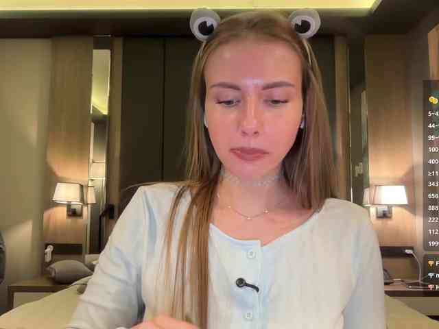 VikkiExtraCheese webcam