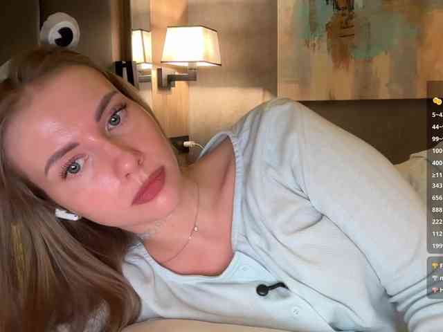 VikkiExtraCheese webcam