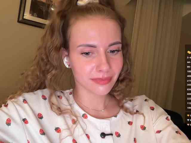 porno webcam -VikkiL0vesCheese-