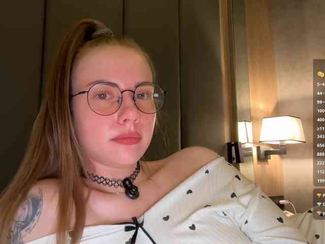 VikkiExtraCheese webcam