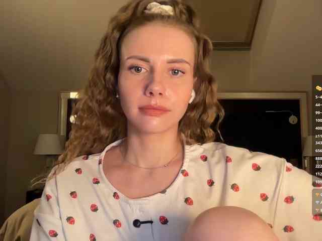 VikkiExtraCheese webcam